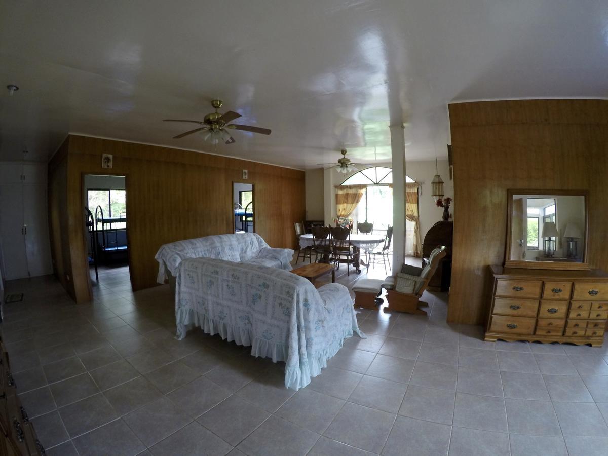 Fat Monkey Hostel Coron Exterior foto