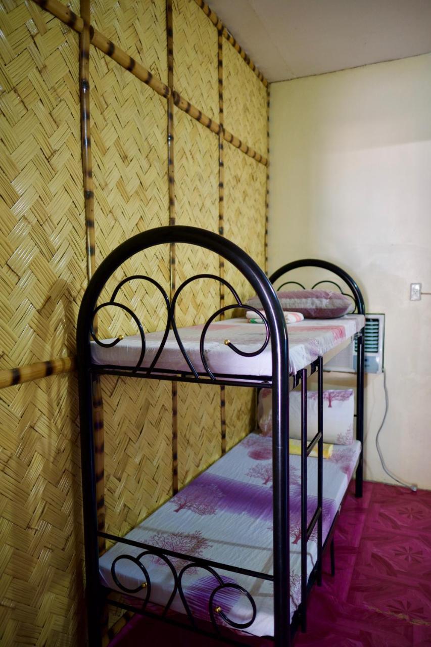 Fat Monkey Hostel Coron Exterior foto