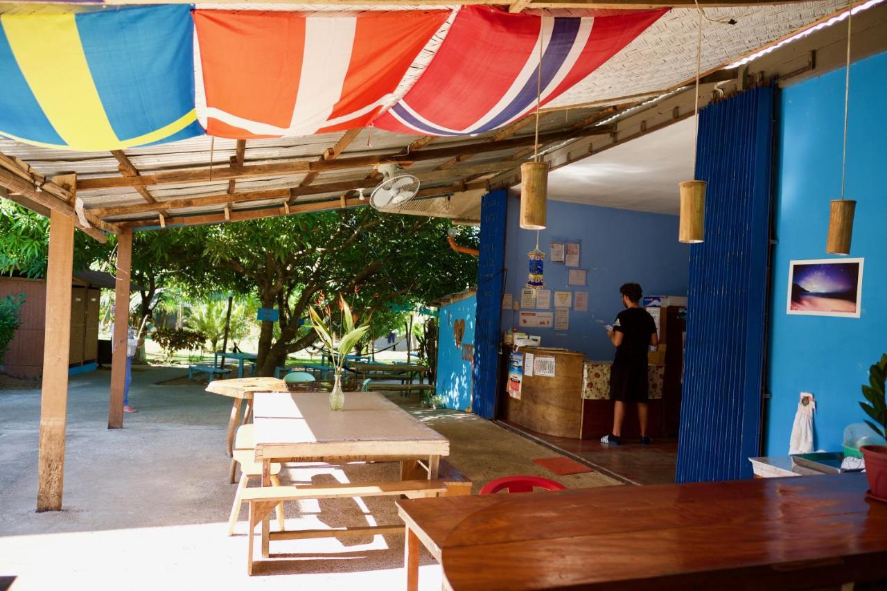 Fat Monkey Hostel Coron Exterior foto